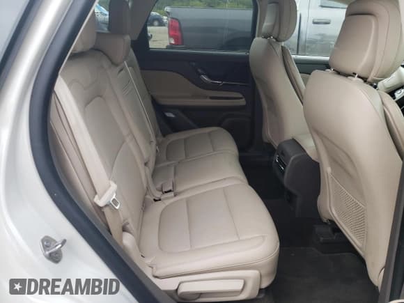 ✅ 2020 Lincoln Corsair Standard • VIN: 5LMCJ1D91LUL13864 • Lot: 65796833. Wystawiony na Copart z przebiegiem 14 017 mil. Bezpłatny archiwum sprzedaży aukcyjnych z USA i szczegółowy raport historii pojazdu na DreamBid. Zdjęcie 10.