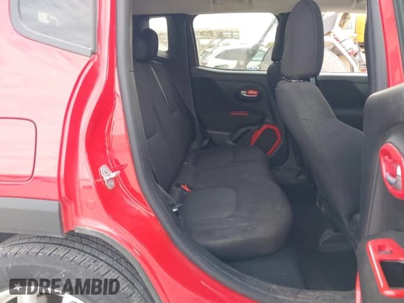 ✅ 2020 Jeep Renegade Sport • VIN: ZACNJAAB8LPL39108 • Lot: 43678734. Listed on IAAI with 114,201 mi. Free auction sales archive from the USA and detailed vehicle history report at DreamBid. Image 8.