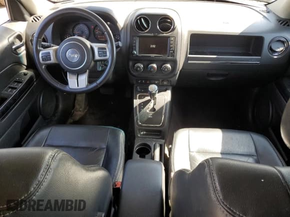 ✅ 2015 Jeep Patriot Sport • VIN: 1C4NJPAA2FD397490 • Lot: 70564975. Listed on Copart with 185,689 mi. Free auction sales archive from the USA and detailed vehicle history report at DreamBid. Image 8.