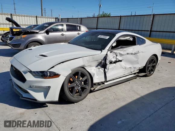 ✅ 2019 Ford Mustang EcoBoost • VIN: 1FA6P8TH2K5143193 • Lot: 90125565. Wystawiony na Copart z przebiegiem 107 509 mil. Bezpłatny archiwum sprzedaży aukcyjnych z USA i szczegółowy raport historii pojazdu na DreamBid. Zdjęcie 1.