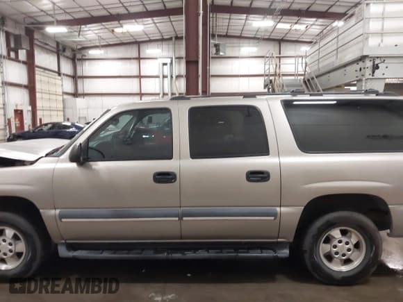 ✅ 2003 Chevrolet Suburban LS • VIN: 3GNFK16ZX3G209916 • Лот: 42632723. Опубликован ранее на IAAI с пробегом 188 209 миль. Бесплатный доступ к архиву аукционных продаж из США и подробный отчёт об истории автомобиля на DreamBid. Изображение 15.