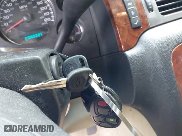 ✅ 2007 Chevrolet Suburban LTZ • VIN: 1GNFC16077J326498 • Lot: 43657422. Listed on IAAI with 252,671 mi. Free auction sales archive from the USA and detailed vehicle history report at DreamBid. Image 11.