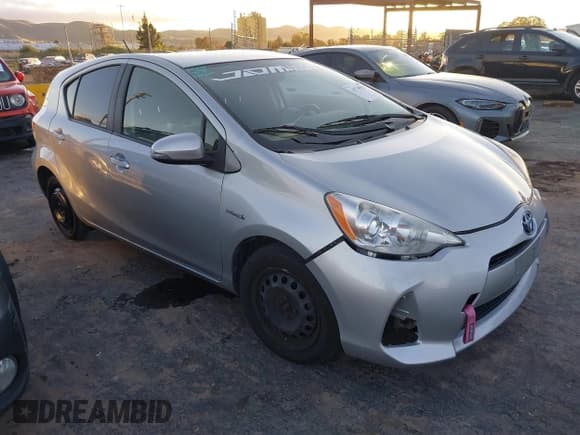 ✅ 2014 Toyota Prius Two • VIN: JTDKDTB30E1574590 • Lot: 43749031. Wystawiony na IAAI z przebiegiem 286 391 mil. Bezpłatny archiwum sprzedaży aukcyjnych z USA i szczegółowy raport historii pojazdu na DreamBid. Zdjęcie 1.