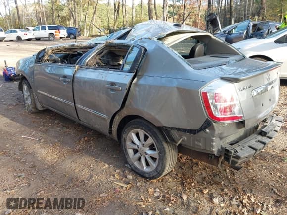 ✅ 2011 Nissan Sentra S • VIN: 3N1AB6AP9BL659958 • Lot: 43686021. Listed on IAAI with 137,920 mi. Free auction sales archive from the USA and detailed vehicle history report at DreamBid. Image 3.