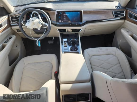 ✅ 2024 Volkswagen Atlas SE • VIN: 1V2WR2CAXRC618372 • Lot: 82512205. Wystawiony na Copart z przebiegiem 6 876 mil. Bezpłatny archiwum sprzedaży aukcyjnych z USA i szczegółowy raport historii pojazdu na DreamBid. Zdjęcie 8.