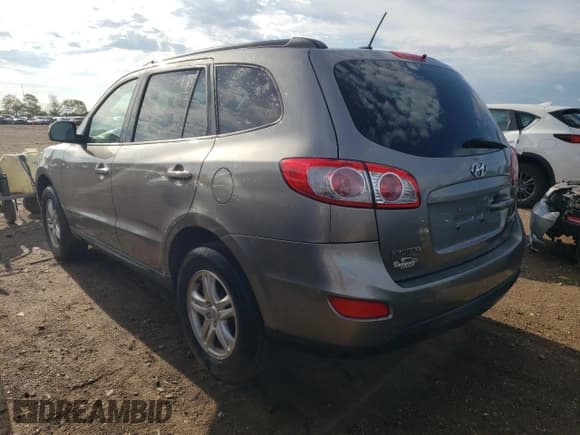 ✅ 2011 Hyundai Santa Fe GLS • VIN: 5XYZGDAG1BG035472 • Lot: 68494314. Listed on Copart with 131,799 mi. Free auction sales archive from the USA and detailed vehicle history report at DreamBid. Image 2.