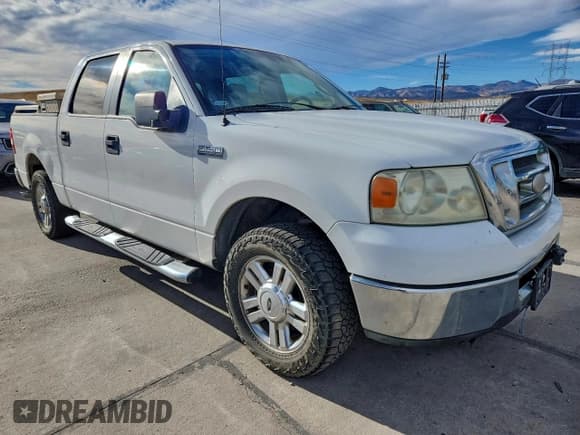 ✅ 2007 Ford F-150 XLT • VIN: 1FTRW12WX7KC61843 • Lot: 94110835. Wystawiony na Copart z przebiegiem 259 277 mil. Bezpłatny archiwum sprzedaży aukcyjnych z USA i szczegółowy raport historii pojazdu na DreamBid. Zdjęcie 4.