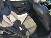 ✅ 2023 Toyota RAV4 XLE • VIN: 2T3P1RFV5PW401598 • Lot: 81513435. Wystawiony na Copart z przebiegiem 48 753 mil. Bezpłatny archiwum sprzedaży aukcyjnych z USA i szczegółowy raport historii pojazdu na DreamBid. Zdjęcie 11.