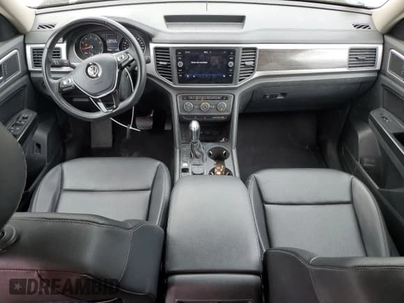 ✅ 2019 Volkswagen Atlas SE • VIN: 1V2UR2CA0KC571687 • Lot: 85184405. Wystawiony na Copart z przebiegiem 150 545 mil. Bezpłatny archiwum sprzedaży aukcyjnych z USA i szczegółowy raport historii pojazdu na DreamBid. Zdjęcie 8.