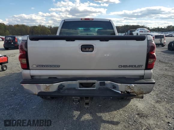 ✅ 2004 Chevrolet Silverado 1500 Z71 • VIN: 2GCEK19T941168412 • Лот: 75197614. Опубликован ранее на Copart с пробегом 281 989 миль. Бесплатный доступ к архиву аукционных продаж из США и подробный отчёт об истории автомобиля на DreamBid. Изображение 6.