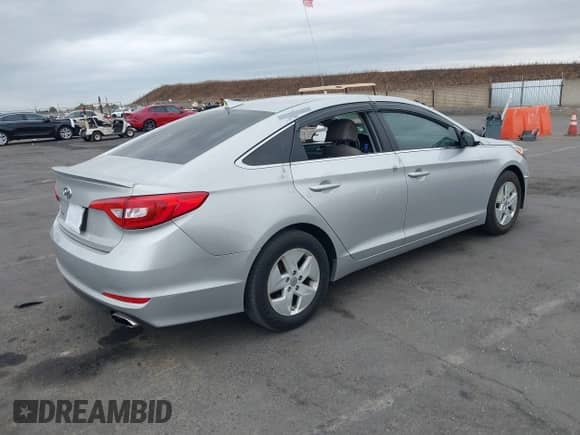 2016 Hyundai Sonata SE с VIN 5NPE24AF8GH388571, выставлен на аукционе IAAI как лот 43326136 с пробегом 127 427 миль миль и . История ставок и продаж доступна на DreamBid. Изображение 4.
