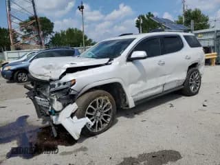 ✅ 2023 GMC Acadia Denali • VIN: 1GKKNXLSXPZ202760 • Lot: 67944735. Wystawiony na Copart z przebiegiem 28 202 mil. Bezpłatny archiwum sprzedaży aukcyjnych z USA i szczegółowy raport historii pojazdu na DreamBid. Zdjęcie 1.