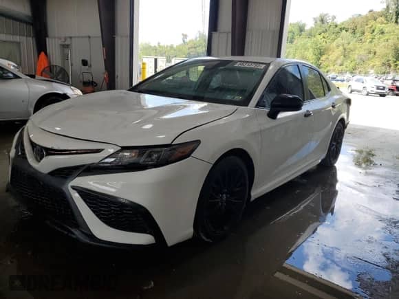 2021 Toyota Camry SE с VIN 4T1G11BKXMU041651, выставлен на аукционе Copart как лот 68313795 с пробегом 70 708 миль миль и Списание • Salvage title. История ставок и продаж доступна на DreamBid. Изображение 1.