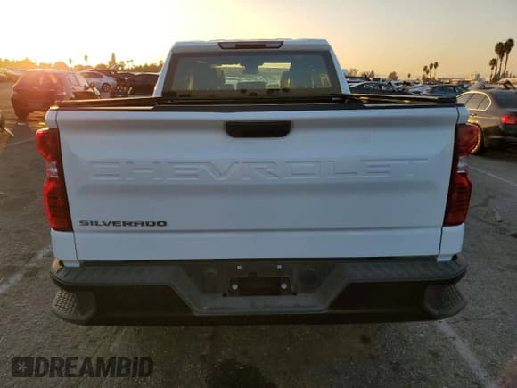 ✅ 2022 Chevrolet Silverado 1500 Work Truck • VIN: 1GCPAAEK2NZ529013 • Lot: 80118443. Wystawiony na Copart z przebiegiem 22 608 mil. Bezpłatny archiwum sprzedaży aukcyjnych z USA i szczegółowy raport historii pojazdu na DreamBid. Zdjęcie 6.