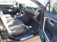 ✅ 2021 Toyota RAV4 Limited • VIN: 2T3Y1RFVXMW172464 • Lot: 41588157. Listed on IAAI with 42,657 mi. Free auction sales archive from the USA and detailed vehicle history report at DreamBid. Image 5.