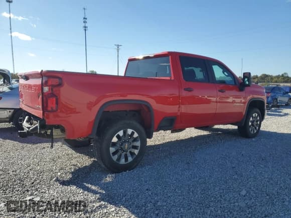 ✅ 2024 Chevrolet Silverado 2500HD Custom • VIN: 2GC4YME75R1114388 • Lot: 85753175. Wystawiony na Copart z przebiegiem 58 666 mil. Bezpłatny archiwum sprzedaży aukcyjnych z USA i szczegółowy raport historii pojazdu na DreamBid. Zdjęcie 3.