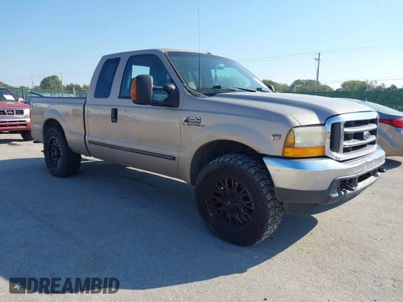 ✅ 1999 Ford F-250 XL • VIN: 1FTNX20S8XEE94457 • Lot: 43350984. Listed on IAAI with 117,657 mi. Free auction sales archive from the USA and detailed vehicle history report at DreamBid. Image 1.