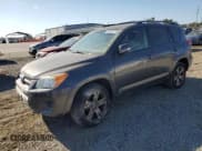 ✅ 2012 Toyota RAV4 Sport • VIN: JTMWF4DV4C5043639 • Лот: 80885925. Опубликован ранее на Copart с пробегом 165 546 миль. Бесплатный доступ к архиву аукционных продаж из США и подробный отчёт об истории автомобиля на DreamBid. Изображение 1.