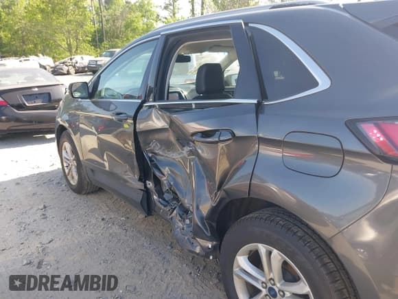 ✅ 2020 Ford Edge SEL • VIN: 2FMPK3J91LBA77644 • Lot: 42054865. Wystawiony na IAAI z przebiegiem 109 984 mil. Bezpłatny archiwum sprzedaży aukcyjnych z USA i szczegółowy raport historii pojazdu na DreamBid. Zdjęcie 6.