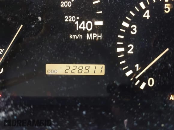 ✅ 2002 Lexus RX 300 • VIN: JTJGF10U120129077 • Lot: 43148563. Wystawiony na IAAI z przebiegiem 228 911 mil. Bezpłatny archiwum sprzedaży aukcyjnych z USA i szczegółowy raport historii pojazdu na DreamBid. Zdjęcie 7.