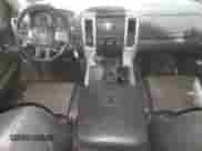 2010 Dodge 1500 Laramie z VIN 1D7RV1GT0AS196998, wystawiony jako Copart lot #45585925 z przebiegiem Nie podano mil oraz Szkoda całkowita • Salvage title. Historia ofert i sprzedaży dostępna na DreamBid. Obrazek 8.