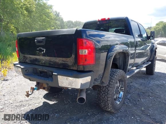 ✅ 2011 Chevrolet Silverado 2500HD LTZ • VIN: 1GC1KYC85BF244161 • Лот: 43058557. Опубликован ранее на IAAI с пробегом 261 546 миль. Бесплатный доступ к архиву аукционных продаж из США и подробный отчёт об истории автомобиля на DreamBid. Изображение 4.