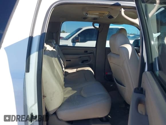 ✅ 2004 Chevrolet Suburban LT • VIN: 1GNEC16Z54J122210 • Lot: 43804135. Listed on IAAI with 197,982 mi. Free auction sales archive from the USA and detailed vehicle history report at DreamBid. Image 8.
