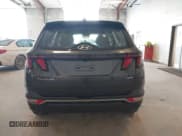 ✅ 2022 Hyundai Tucson SE • VIN: 5NMJACAE2NH079336 • Lot: 42364430. Wystawiony na IAAI z przebiegiem 23 981 mil. Bezpłatny archiwum sprzedaży aukcyjnych z USA i szczegółowy raport historii pojazdu na DreamBid. Zdjęcie 16.