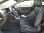 ✅ 2013 Hyundai Elantra SE • VIN: KMHDH6AEXDU018068 • Лот: 55693405. Опубликован ранее на Copart с пробегом 107 583 миль. Бесплатный доступ к архиву аукционных продаж из США и подробный отчёт об истории автомобиля на DreamBid. Изображение 7.