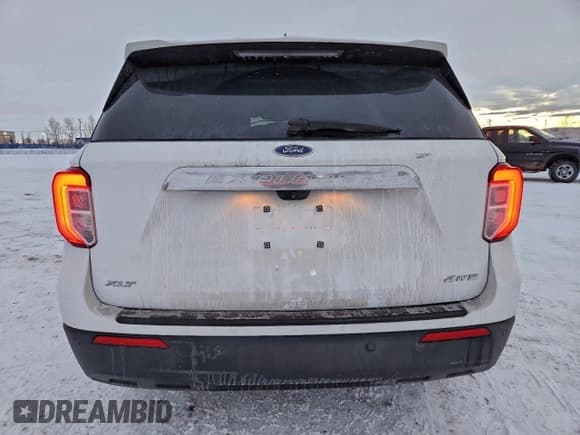✅ 2023 Ford Explorer XLT • VIN: 1FMSK8DH6PGA35110 • Lot: 95756225. Wystawiony na Copart z przebiegiem 141 674 mil. Bezpłatny archiwum sprzedaży aukcyjnych z USA i szczegółowy raport historii pojazdu na DreamBid. Zdjęcie 6.