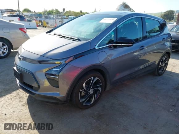 ✅ 2023 Chevrolet Bolt EV 2LT • VIN: 1G1FX6S05P4201698 • Lot: 41999199. Wystawiony na IAAI z przebiegiem 5 293 mil. Bezpłatny archiwum sprzedaży aukcyjnych z USA i szczegółowy raport historii pojazdu na DreamBid. Zdjęcie 2.