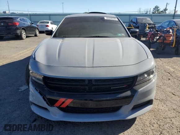 ✅ 2020 Dodge Charger SXT • VIN: 2C3CDXBG3LH249353 • Lot: 86998595. Wystawiony na Copart z przebiegiem 53 908 mil. Bezpłatny archiwum sprzedaży aukcyjnych z USA i szczegółowy raport historii pojazdu na DreamBid. Zdjęcie 5.