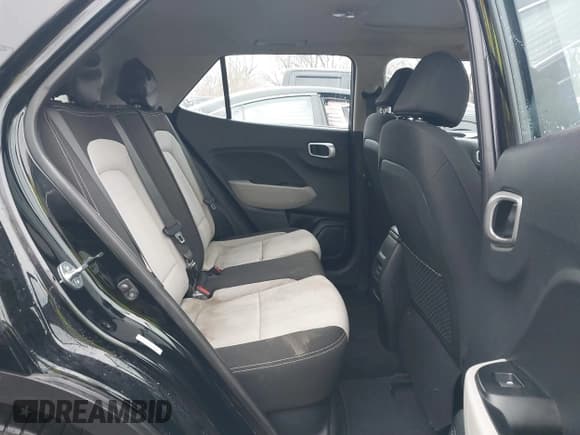 ✅ 2024 Hyundai Venue SEL • VIN: KMHRC8A38RU284534 • Lot: 41114023. Listed on IAAI with 47,799 mi. Free auction sales archive from the USA and detailed vehicle history report at DreamBid. Image 8.