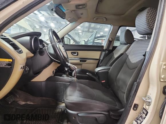 ✅ 2013 Kia Soul + • VIN: KNDJT2A6XD7553018 • Lot: 84260445. Listed on Copart with 98,313 mi. Free auction sales archive from the USA and detailed vehicle history report at DreamBid. Image 7.