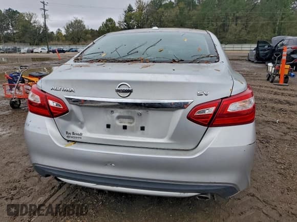 ✅ 2017 Nissan Altima SV • VIN: 1N4AL3AP8HC162855 • Лот: 95693045. Опубликован ранее на Copart с пробегом 125 880 миль. Бесплатный доступ к архиву аукционных продаж из США и подробный отчёт об истории автомобиля на DreamBid. Изображение 6.