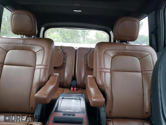 ✅ 2021 Lincoln Aviator Reserve • VIN: 5LM5J7XC4MGL03008 • Lot: 71775985. Wystawiony na Copart z przebiegiem 46 665 mil. Bezpłatny archiwum sprzedaży aukcyjnych z USA i szczegółowy raport historii pojazdu na DreamBid. Zdjęcie 10.