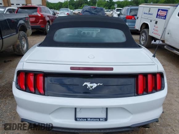 ✅ 2018 Ford Mustang EcoBoost Premium • VIN: 1FATP8UH7J5155047 • Лот: 42381470. Опубликован ранее на IAAI с пробегом 84 290 миль. Бесплатный доступ к архиву аукционных продаж из США и подробный отчёт об истории автомобиля на DreamBid. Изображение 16.