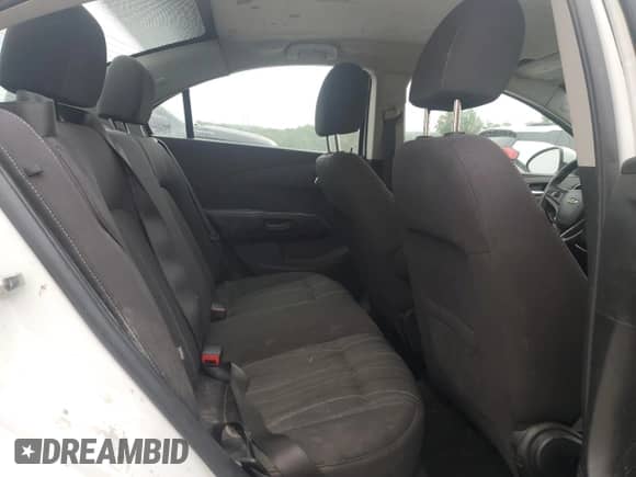 2015 Chevrolet Sonic LT z VIN 1G1JC5SHXF4103013, wystawiony jako Copart lot #71414114 z przebiegiem 169 575 mil mil oraz Szkoda całkowita • Salvage title. Historia ofert i sprzedaży dostępna na DreamBid. Obrazek 10.