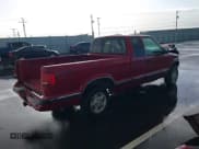 ✅ 1996 Chevrolet S-10 LS • VIN: 1GCDT19W0TK194415 • Лот: 41635483. Опубликован ранее на IAAI с пробегом 132 091 миль. Бесплатный доступ к архиву аукционных продаж из США и подробный отчёт об истории автомобиля на DreamBid. Изображение 4.