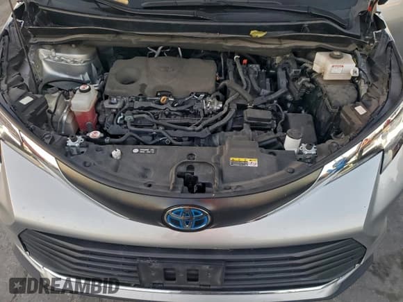 ✅ 2022 Toyota Sienna XLE • VIN: 5TDYRKEC6NS127038 • Lot: 96519105. Listed on Copart with 57,758 mi. Free auction sales archive from the USA and detailed vehicle history report at DreamBid. Image 12.