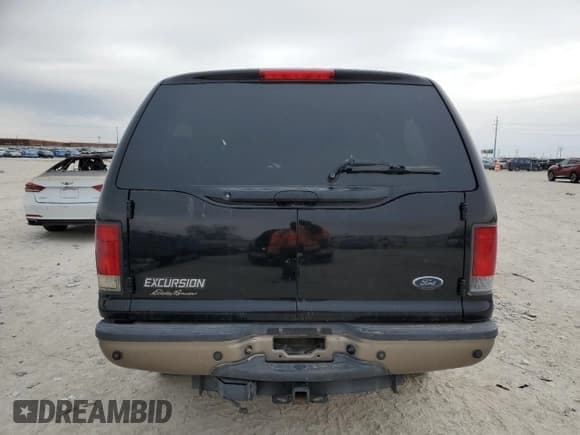 ✅ 2005 Ford Excursion Eddie Bauer • VIN: 1FMNU44L15ED03851 • Lot: 46347405. Wystawiony na Copart z przebiegiem Nie podano. Bezpłatny archiwum sprzedaży aukcyjnych z USA i szczegółowy raport historii pojazdu na DreamBid. Zdjęcie 6.