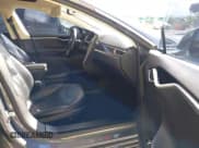 ✅ 2013 Tesla Model S • VIN: 5YJSA1CN9DFP12064 • Lot: 43811297. Wystawiony na IAAI z przebiegiem 157 494 mil. Bezpłatny archiwum sprzedaży aukcyjnych z USA i szczegółowy raport historii pojazdu na DreamBid. Zdjęcie 5.