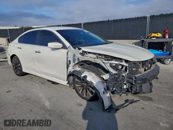 ✅ 2017 Nissan Altima SL • VIN: 1N4AL3AP6HC487679 • Lot: 96449445. Listed on Copart with 136,555 mi. Free auction sales archive from the USA and detailed vehicle history report at DreamBid. Image 4.
