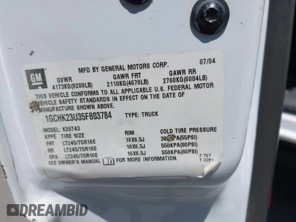 ✅ 2005 Chevrolet Silverado 2500HD LS • VIN: 1GCHK23U35F803784 • Lot: 42185294. Wystawiony na IAAI z przebiegiem 205 539 mil. Bezpłatny archiwum sprzedaży aukcyjnych z USA i szczegółowy raport historii pojazdu na DreamBid. Zdjęcie 9.