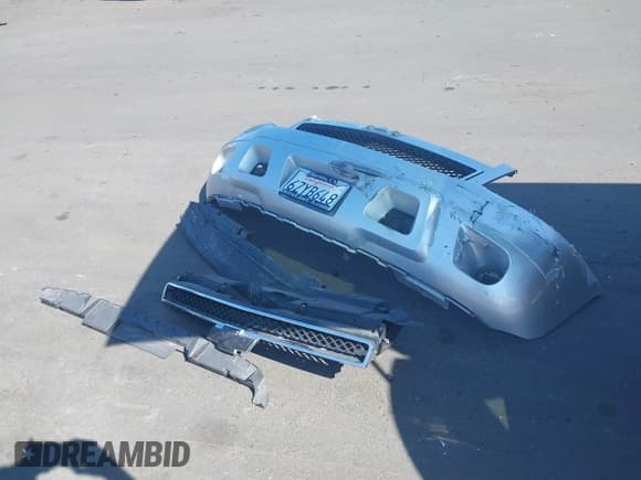 ✅ 2013 Chevrolet Suburban LS • VIN: 1GNSCHE02DR279905 • Lot: 43126475. Wystawiony na IAAI z przebiegiem 126 441 mil. Bezpłatny archiwum sprzedaży aukcyjnych z USA i szczegółowy raport historii pojazdu na DreamBid. Zdjęcie 12.