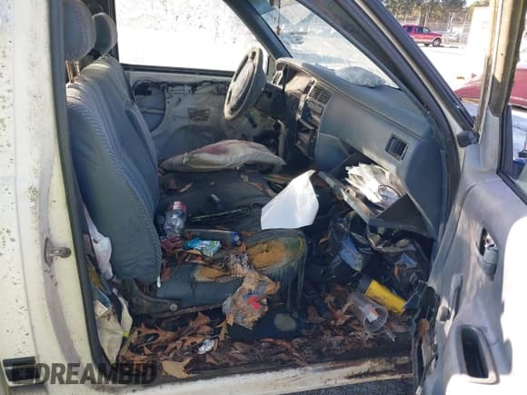 ✅ 1995 Toyota T100 • VIN: JT4VD11E9S0008918 • Лот: 41184273. Опубликован ранее на IAAI с пробегом Не указан. Бесплатный доступ к архиву аукционных продаж из США и подробный отчёт об истории автомобиля на DreamBid. Изображение 8.