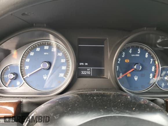 ✅ 2008 Maserati GranTurismo • VIN: ZAMGJ45A980037818 • Lot: 86491335. Wystawiony na Copart z przebiegiem 32 210 mil. Bezpłatny archiwum sprzedaży aukcyjnych z USA i szczegółowy raport historii pojazdu na DreamBid. Zdjęcie 9.