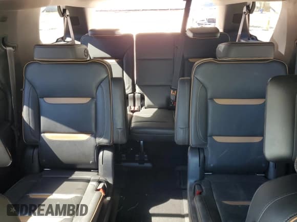 ✅ 2021 GMC Yukon AT4 • VIN: 1GKS2CKD7MR351174 • Lot: 82259975. Listed on Copart with 102,613 mi. Free auction sales archive from the USA and detailed vehicle history report at DreamBid. Image 10.