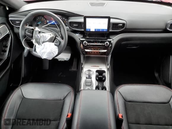 ✅ 2022 Ford Explorer ST-Line • VIN: 1FMSK8KH7NGA27596 • Lot: 48417085. Wystawiony na Copart z przebiegiem 30 477 mil. Bezpłatny archiwum sprzedaży aukcyjnych z USA i szczegółowy raport historii pojazdu na DreamBid. Zdjęcie 8.