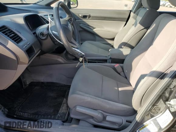 ✅ 2010 Honda Civic DX-G • VIN: 2HGFA1F41AH038701 • Lot: 67812135. Listed on Copart with 121,180 mi. Free auction sales archive from the USA and detailed vehicle history report at DreamBid. Image 7.